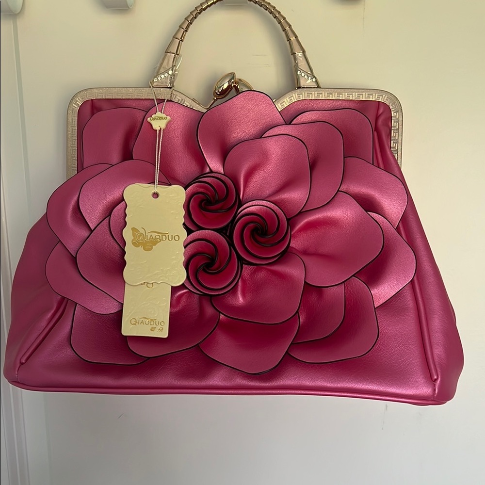 Elegant Pink Floral Shoulder Bag with Chain